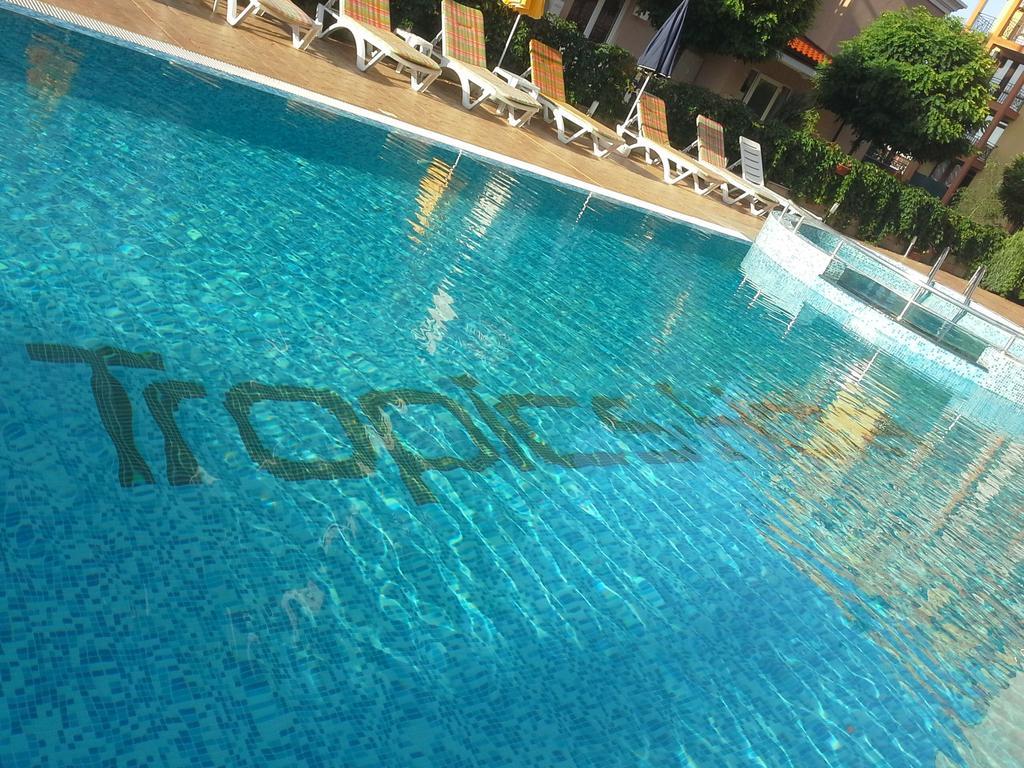 Tropics Hotel สวิติ วลัส ภายนอก รูปภาพ