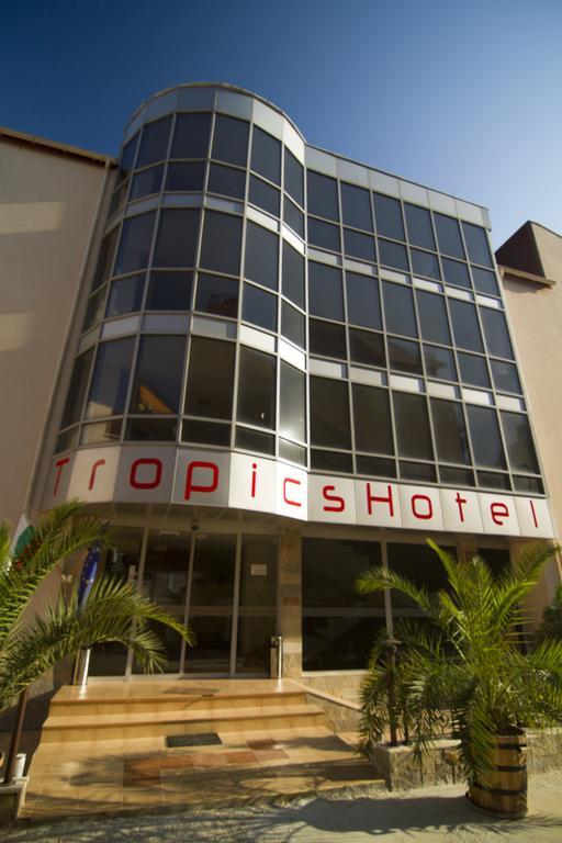 Tropics Hotel สวิติ วลัส ภายนอก รูปภาพ