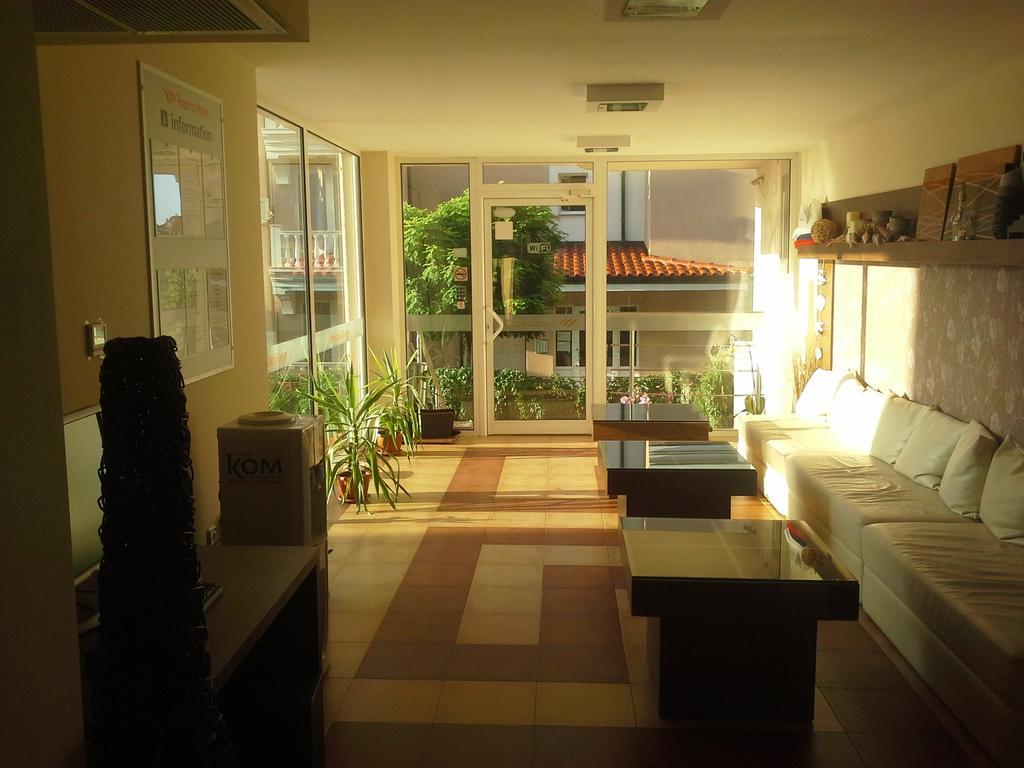 Tropics Hotel สวิติ วลัส ภายนอก รูปภาพ