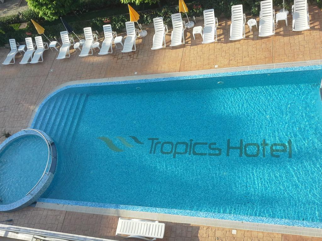 Tropics Hotel สวิติ วลัส ภายนอก รูปภาพ
