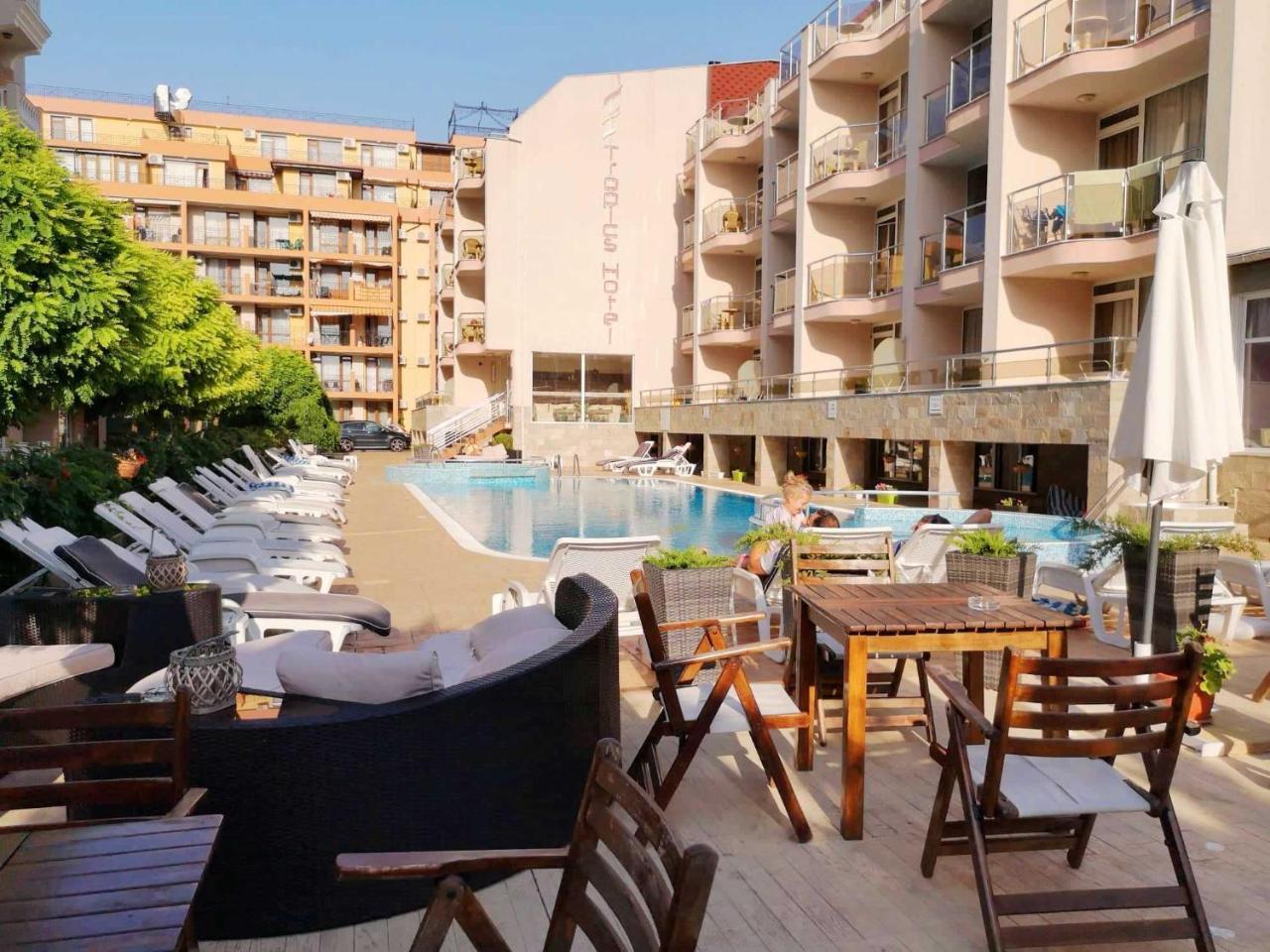 Tropics Hotel สวิติ วลัส ภายนอก รูปภาพ