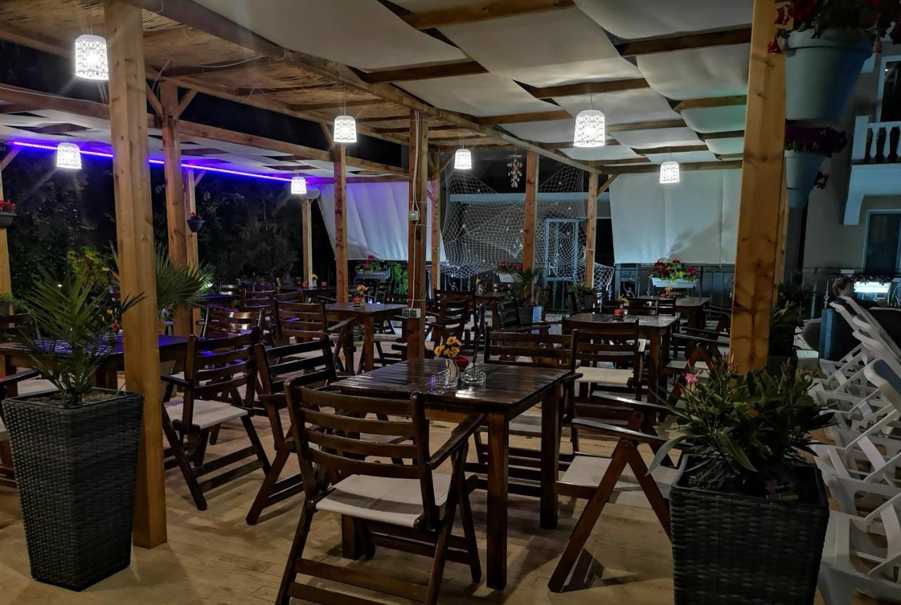 Tropics Hotel สวิติ วลัส ภายนอก รูปภาพ